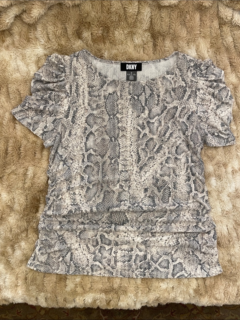 DKNY Snakeskin print short sleeve top with ruched sides and sleeves Size XL - Picture 5 of 9